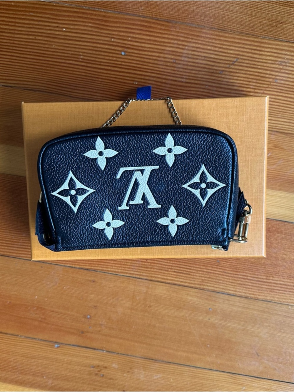 Louis Vuitton Black & White Monogram Crossbody Mini Pochette - Picture 5 of 8